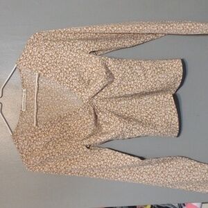 Abercrombie and Fitch Long Sleeve Twist front floral Blouse in XS